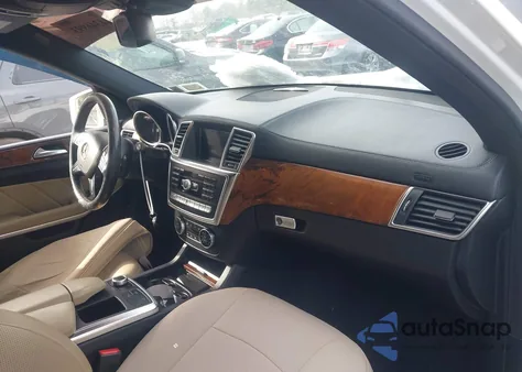 2015 Mercedes-Benz Gl 550 4Matic z USA, uszkodzony, nr VIN 4JGDF7DE0FA553034